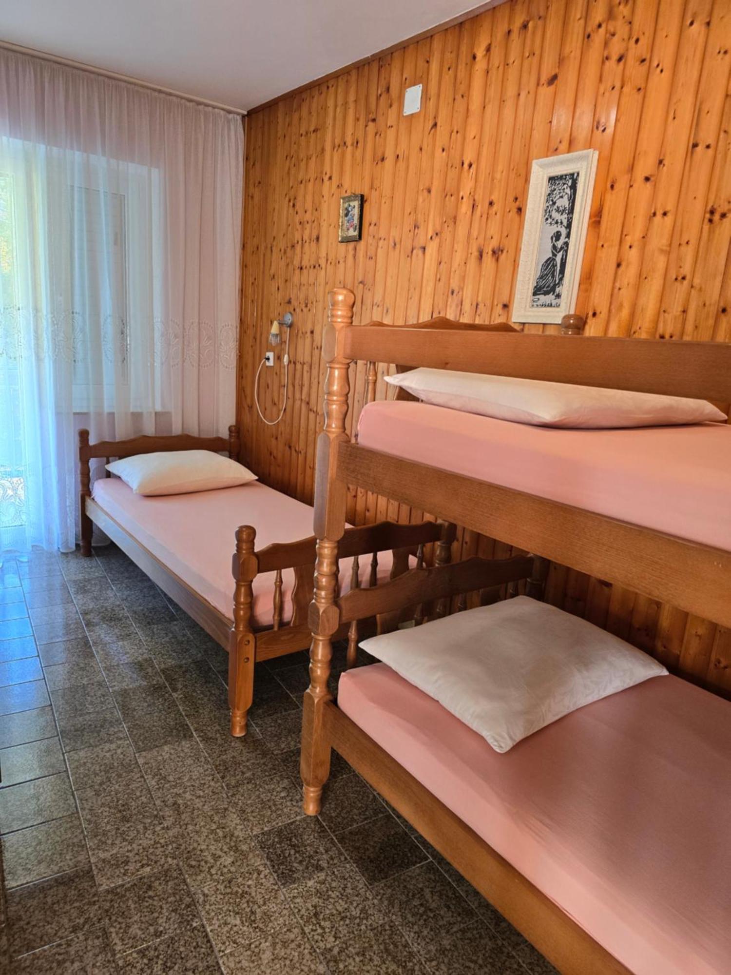 Apartments Mladenka سينج المظهر الخارجي الصورة